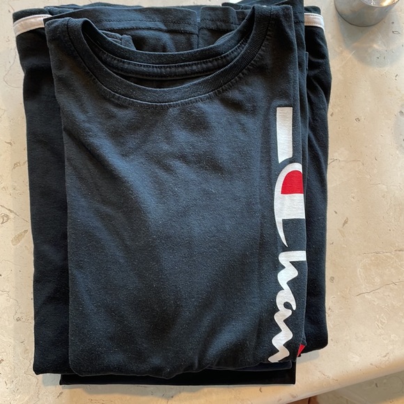 Bundle of seven T-shirts - Picture 6 of 8